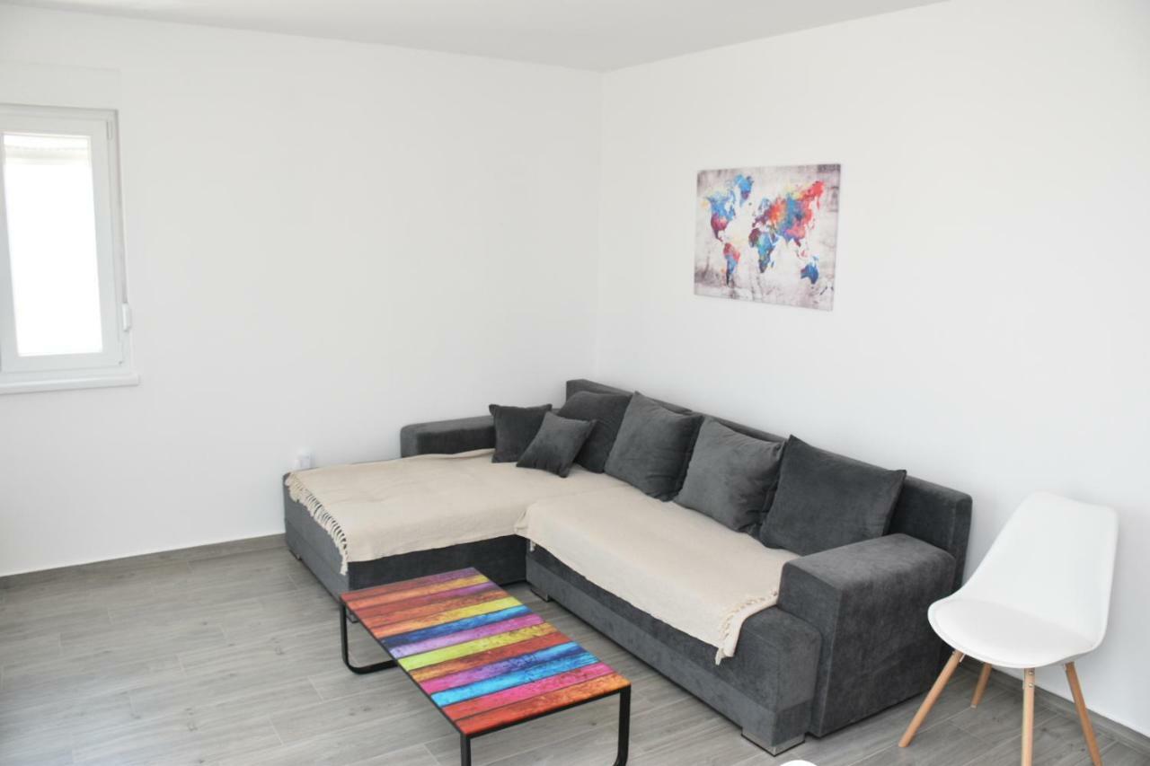 Apartments Mino Ražanac 외부 사진